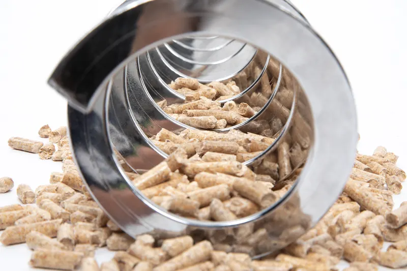 Produktfoto einer Förderschnecke mit Pellets
